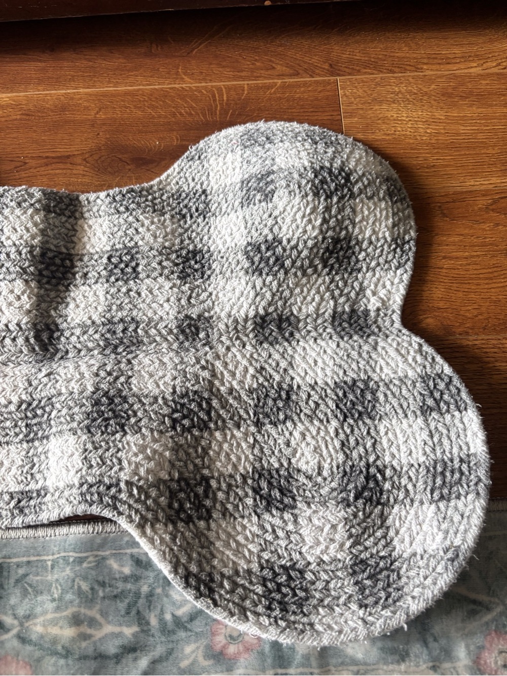 Gray Plaid Bone-Shaped dog food Mat - Picture 2 of 5